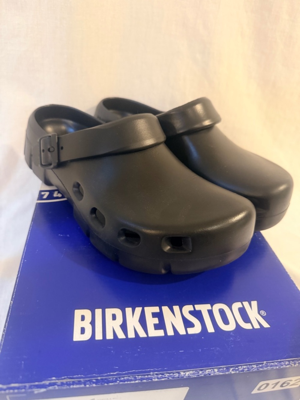 BIRKENSTOCK